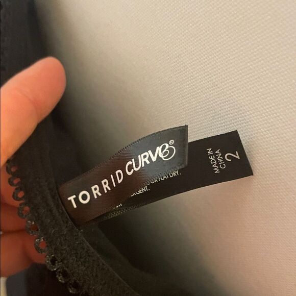 Elegant Black Lace Women's Bodysuit Torrid Curves - Picture 2 of 7